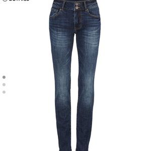 Cabi Cinch Skinny Jeans Style 3938